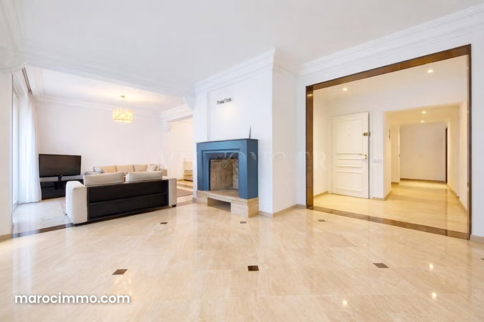 Location Magnifique appartement vide 3chambres 186m2 Racine, Casablanca