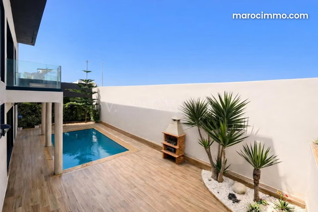 Villa à vendre à Dar Bouazza 4 chambres jardin avec piscine — 5