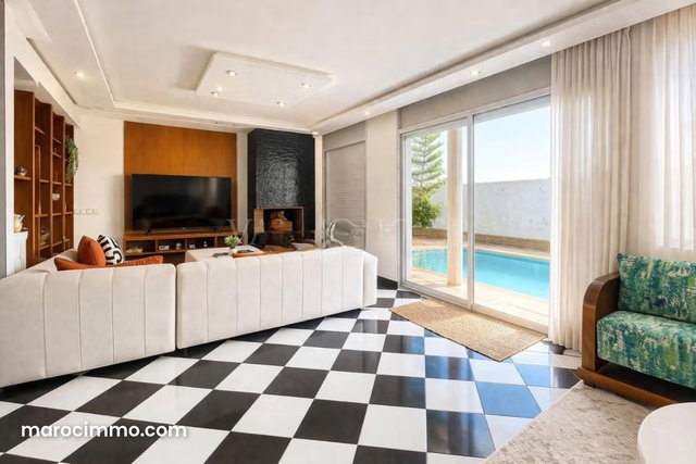 Villa à vendre à Dar Bouazza 4 chambres jardin avec piscine — 4