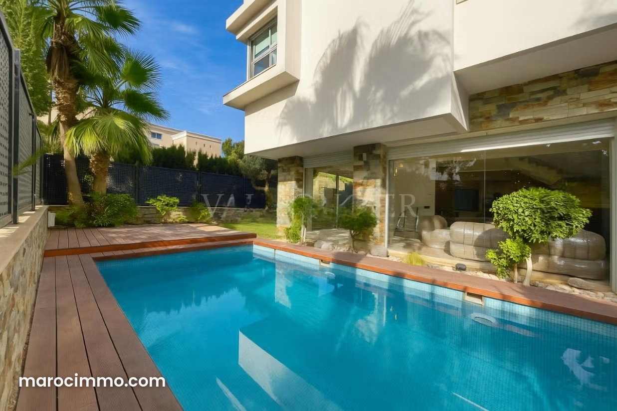 Villa contemporaine 300 m², piscine et jardin à Dar Bouazza — Dar Bouazza