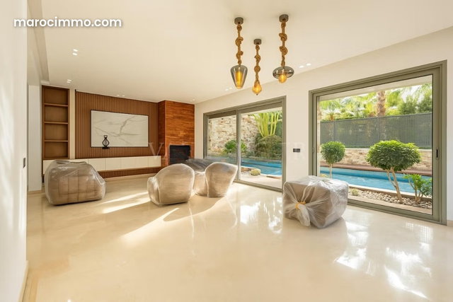 Modern 3-bedroom furnished villa with pool for rent in Dar Bouazza — 4
