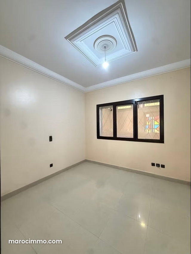 Vente d'un bel appartement à Iberie. 3 chambres. Fenêtres double vitrage et chauffage central — 5