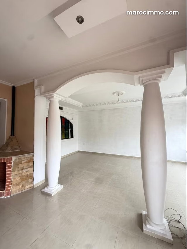 Vente d'un bel appartement à Iberie. 3 chambres. Fenêtres double vitrage et chauffage central — 3