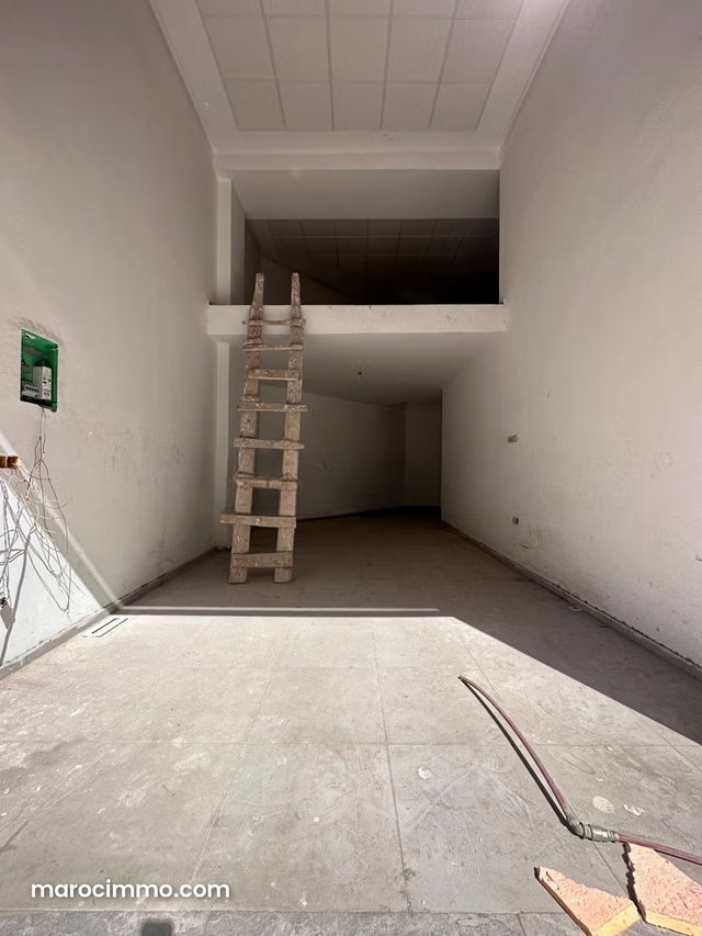 Location: Local commercial Gueliz 41m et 27m mezzanine — 2