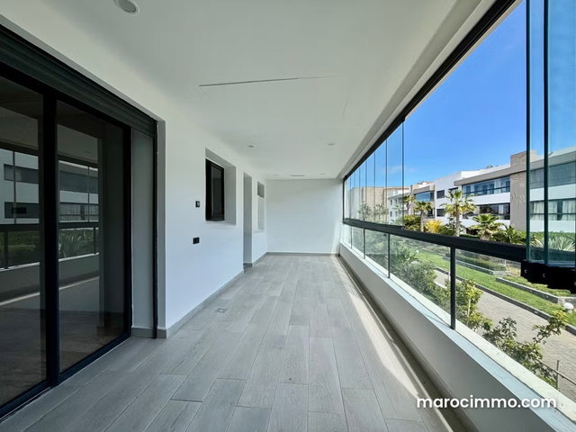 Appartement haut standing avec terrasse aménagée — 3