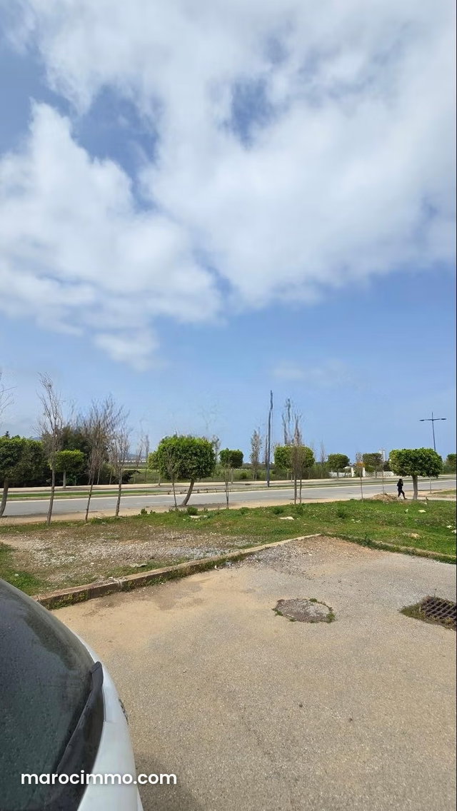Vente terrain à M'Diq. Surface totale 100 m² — 3