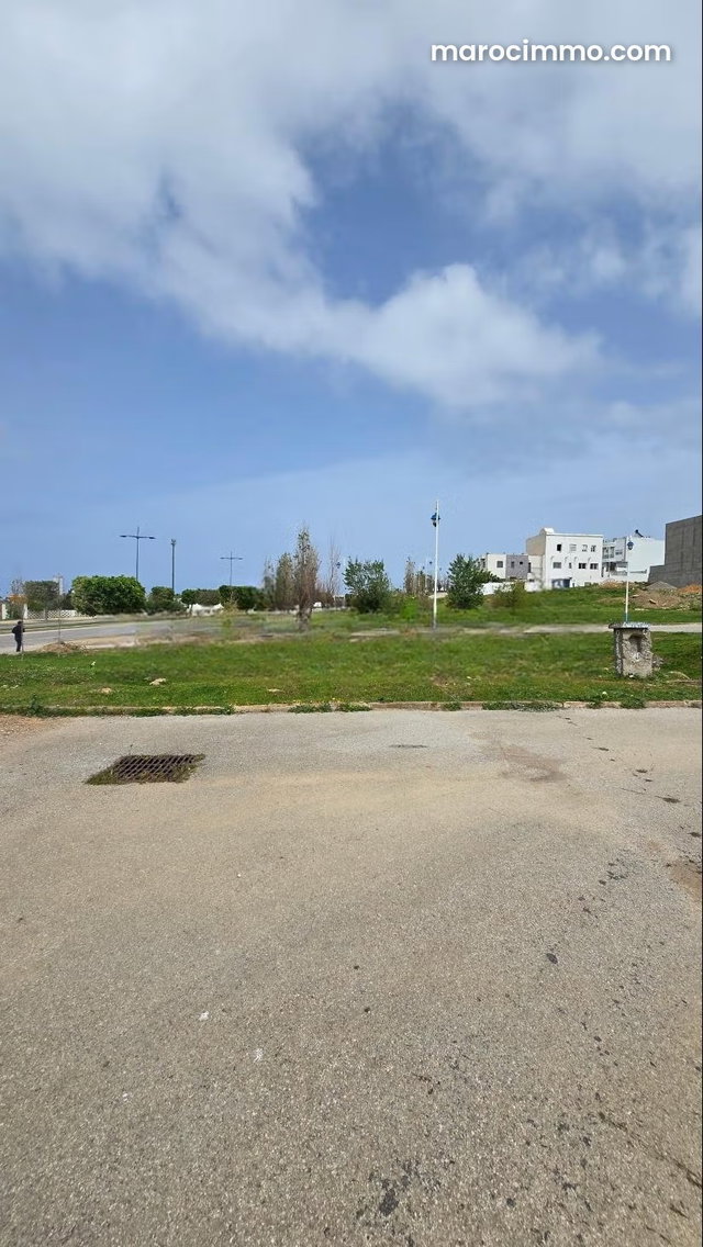 Vente terrain à M'Diq. Surface totale 100 m² — 5