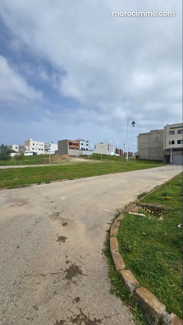 Vente terrain à M'Diq. Surface totale 100 m² — 4