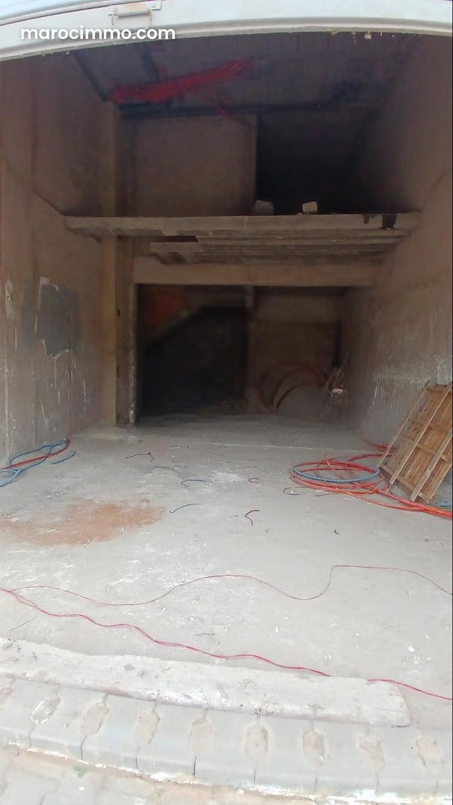 DAR BOUAZZA, vente d un local avec soupente57 m² — 3