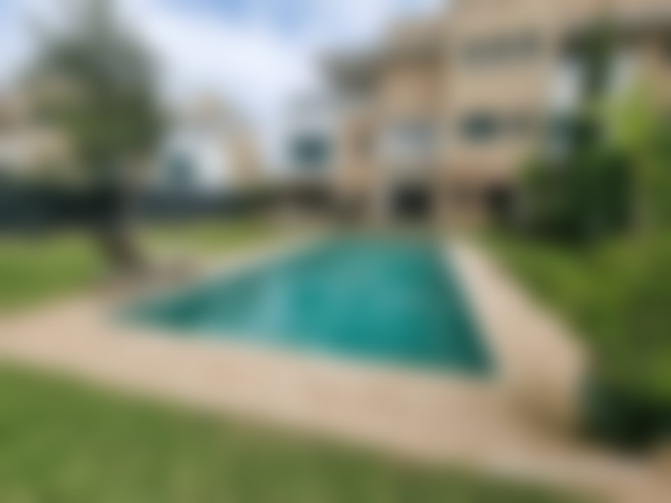 منزل مفروش بحديقة ومسبح للإيجار في المدينة الخضراء بوسكورة