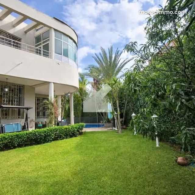 Villa à Vendre de 616.0 m² à Casablanca, Sidi Maarouf — 2