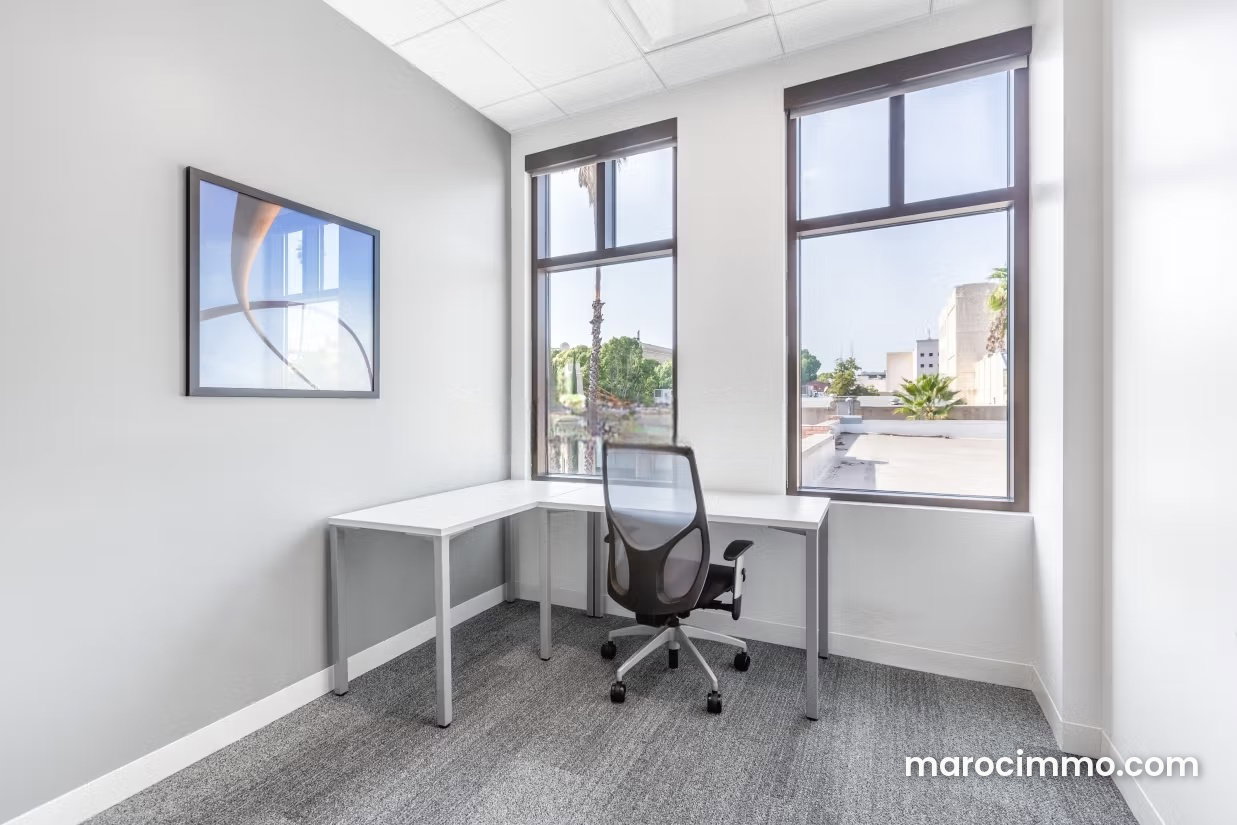 Office for rent in central Bouskoura, well equipped — Bouskoura