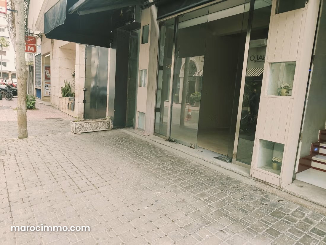 130 m² Commercial Space, Racine, Casablanca — Casablanca