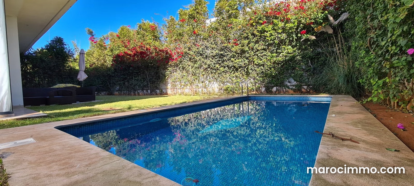 250 m² Furnished Villa with Swimming Pool and Garden in Dar Bouazza — Dar Bouazza