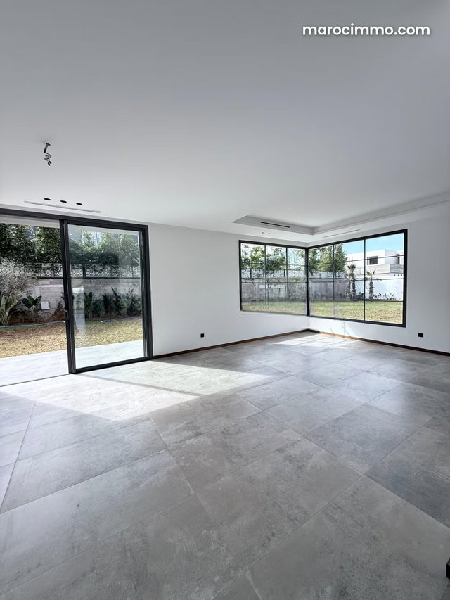 Villa neuve en location à Souissi RABAT — 3