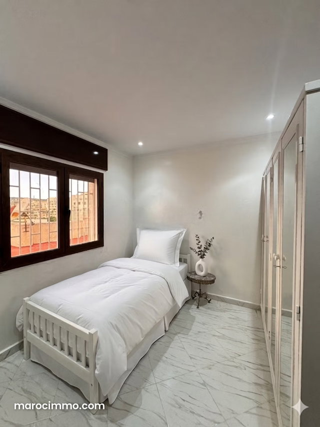 Appartement meublé en location longue durée, Sahat Madina, en face de l’école française Berchet — 2
