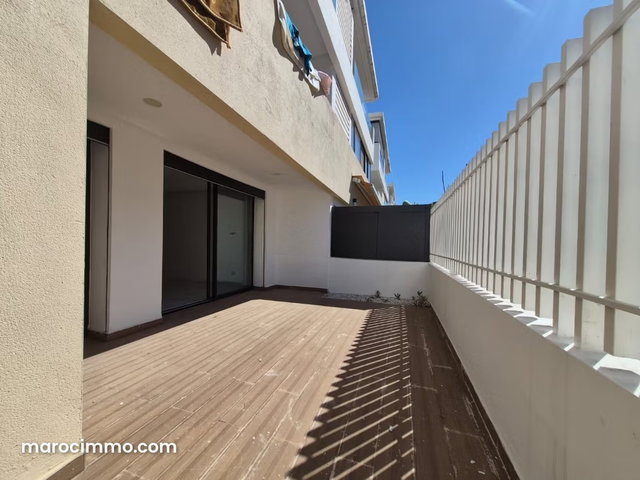 Rez de jardin à louer à Bouskoura — 4