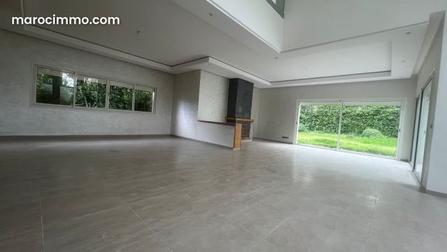 Villa de Prestige 500 m² à Louer – Luxe, Vue Montagne & Résidence Sécurisée — Skhirat