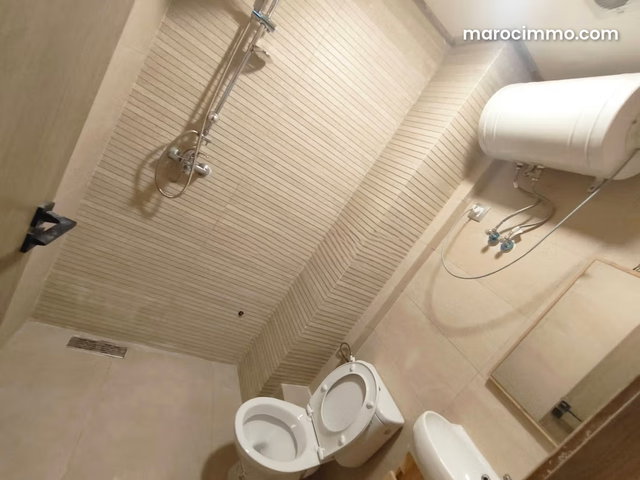 Furnished Studio in Bourgogne for Girl — 4