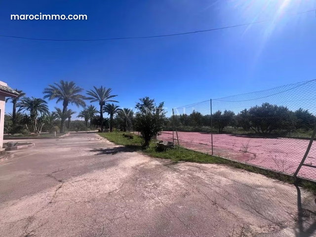 Terrain de 4,9 hectares avec villas et piscine — 2