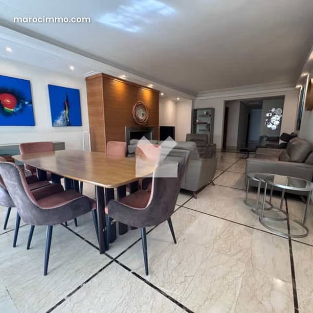 Appartement à Louer de 274.0 m² à Casablanca, Racine — 2