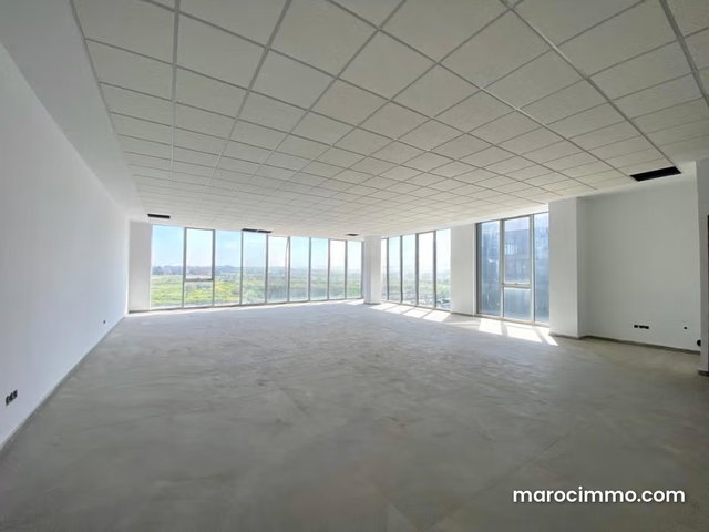 139m² Office Space for Rent in Sidi Maarouf with Unobstructed View — 3