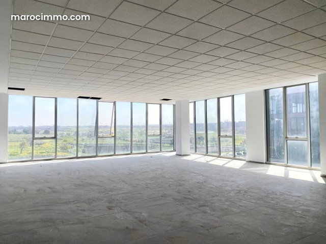 139m² Office Space for Rent in Sidi Maarouf with Unobstructed View — 4