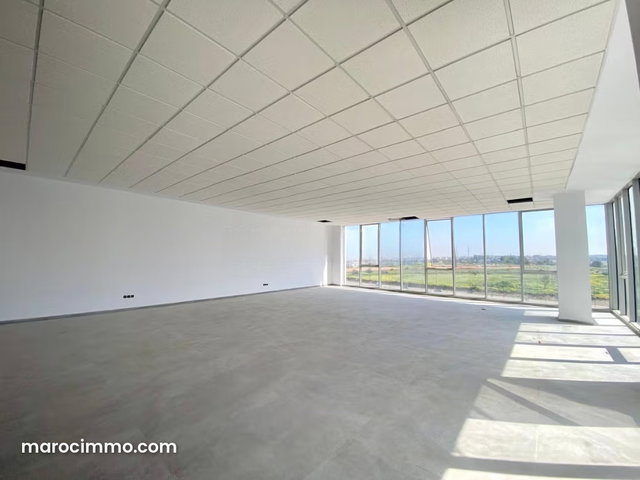 139m² Office Space for Rent in Sidi Maarouf with Unobstructed View — 2