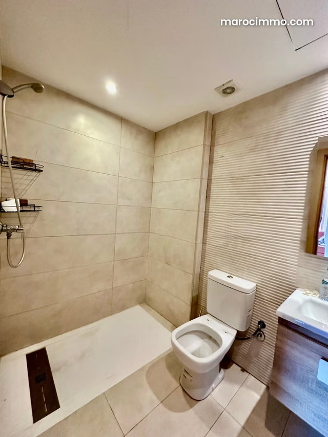 Location jolie appartement bureaux vide à Guéliz. 68 mètre — 4