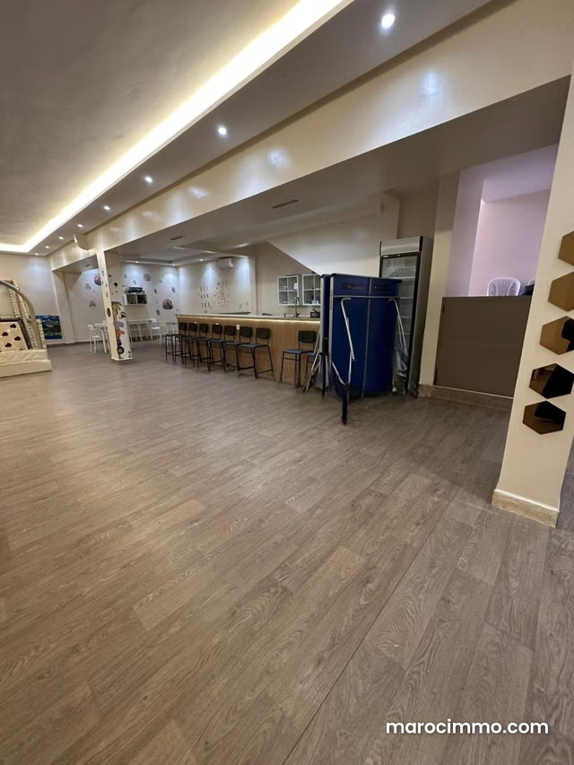 Fonds de commerce 200m² multi activités Targa — 2