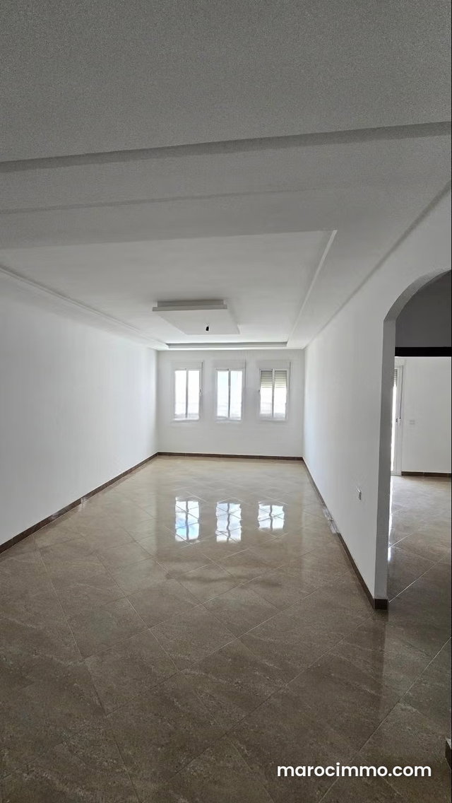 Vente d'un bel appartement à Medina. 3 belles chambres. Avec ascenseur et terrasse — 3