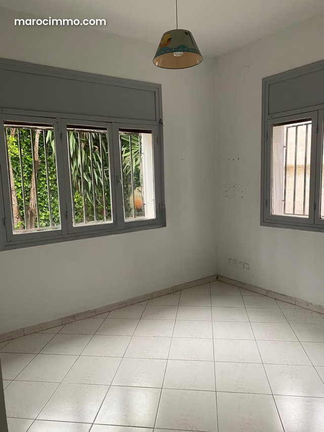 A louer villa usage commercial su bd a oasis — 2