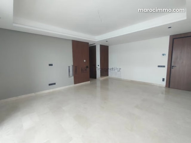 T4 vide 118 m² – 3 chambres – terrasse — 2