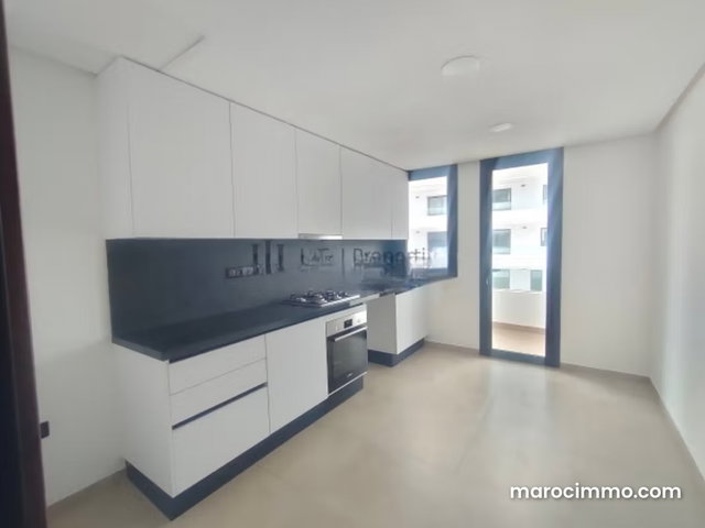 T4 vide 118 m² – 3 chambres – terrasse — 4