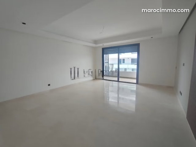 T4 vide 118 m² – 3 chambres – terrasse — 3