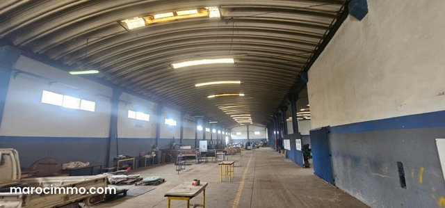 Usine industrielle de 3.000 m2 de surface couverte en plein zone industrielle de l aeropole Sapino a la location — 5