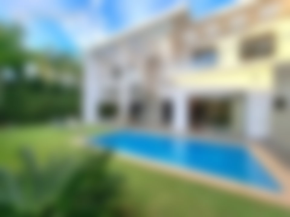 550 m² villa with pool and garden in central Bouskoura