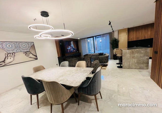 Superbe appartement à vendre à Camp Al Ghoul. 3 pièces confortables. Meublé — 3