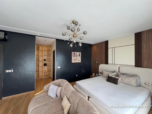 Villa de luxe à vendre à Souissi. 6 chambres. Meublé — 2