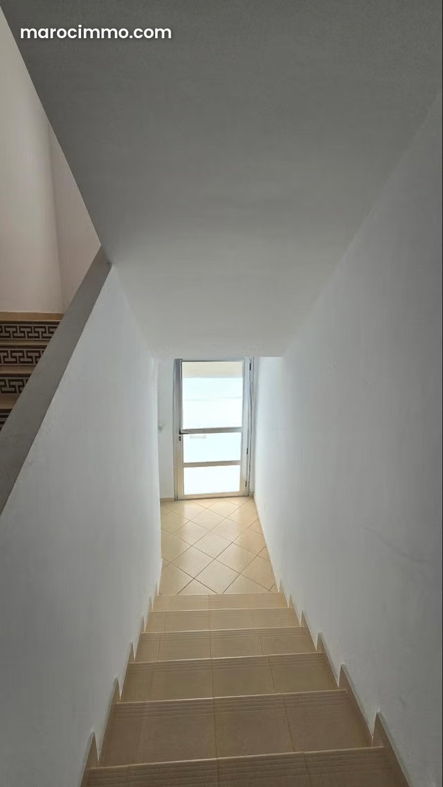 Superbe appartement à vendre à Martil. 2 chambres. Porte blindée et système de double vitrage — 2
