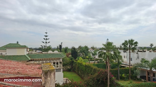 Villa 1061 m² 8 chambres plein sud calme — 2