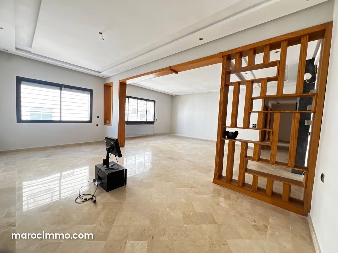 3-Bedroom Apartment with Terrace for Rent in Palmier, Casablanca — Casablanca