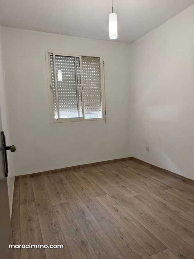 Bureau de 55 m² à vendre à Oulfa Firdouss, 1er étage, Immeuble commercial, 640 000 DH négociable — 3