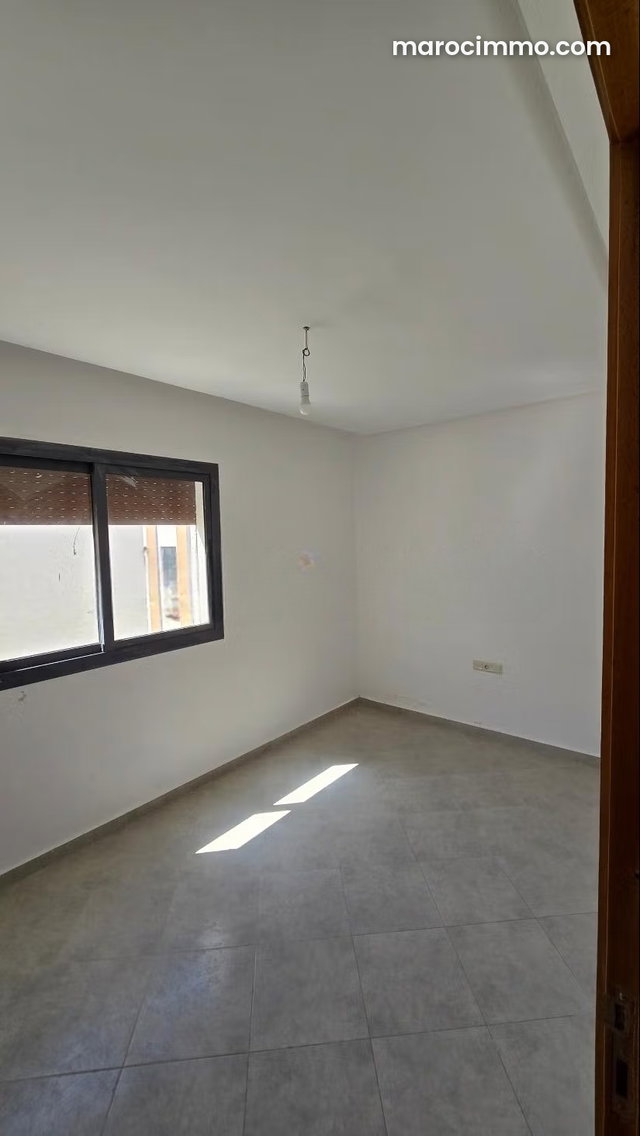 Bel appartement à vendre à Martil. 3 pièces confortables. Salon Marocain, sécurité — 3