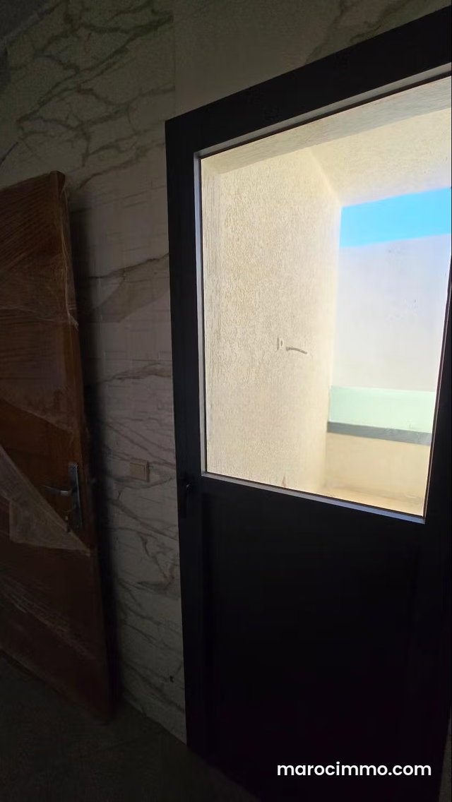 Bel appartement à vendre à Martil. 3 pièces confortables. Salon Marocain, sécurité — 4