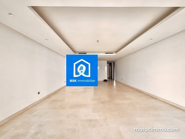 AIN DIAB – Élégant appartement rénové avec vue mer — 4