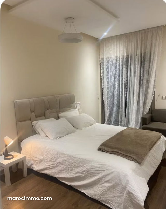 Commercial Villa of 934 m² Ideal for Professional Activity — 2
