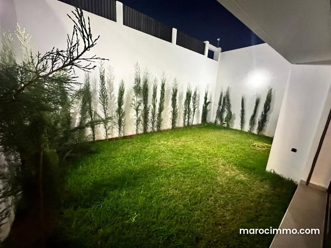 380 sqm Villa, 4 Bedrooms, Temara City Centre, For Rent — Temara
