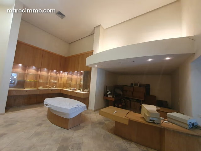 Beautiful Store for Rent in Racine — 2
