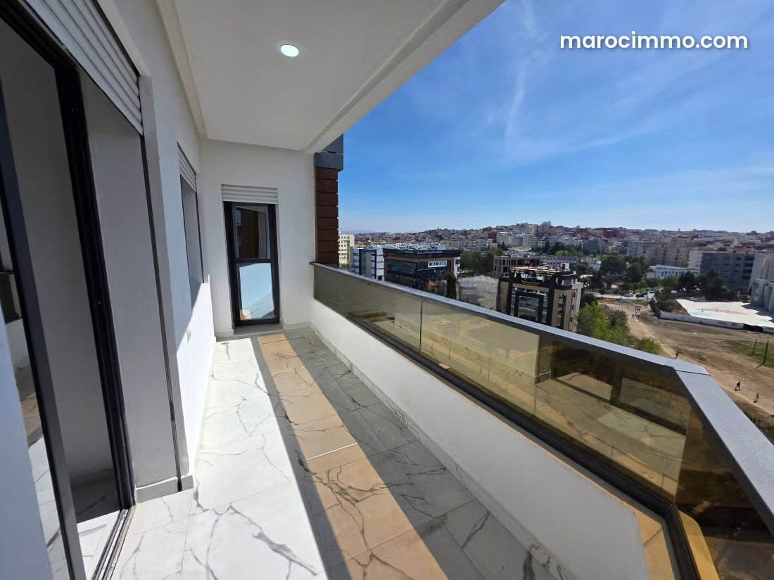 97 m² Apartment, 3 Bedrooms, 8th Floor with Terrace, Tangier — Tangier
